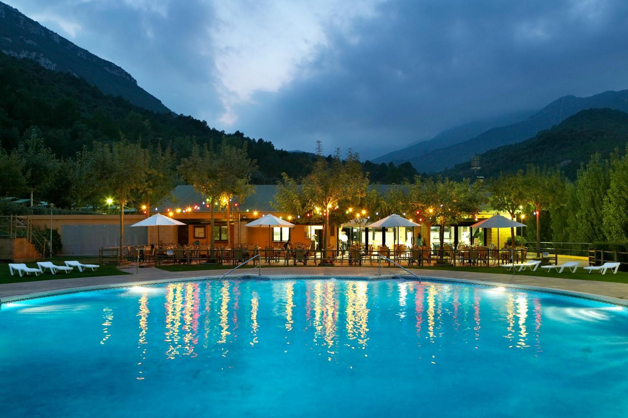 Camping Bassegoda Park Hotell Albanya Eksteriør bilde