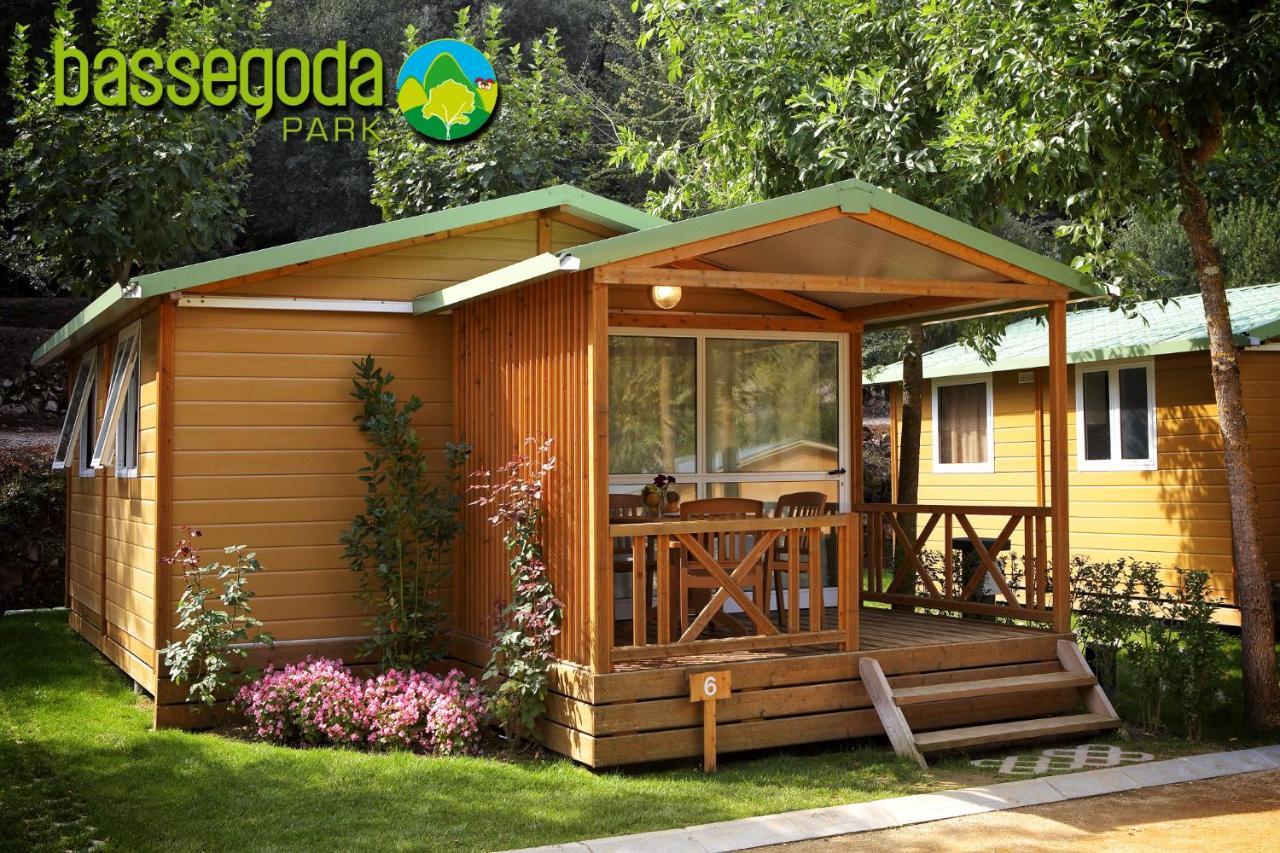 Camping Bassegoda Park Hotell Albanya Eksteriør bilde